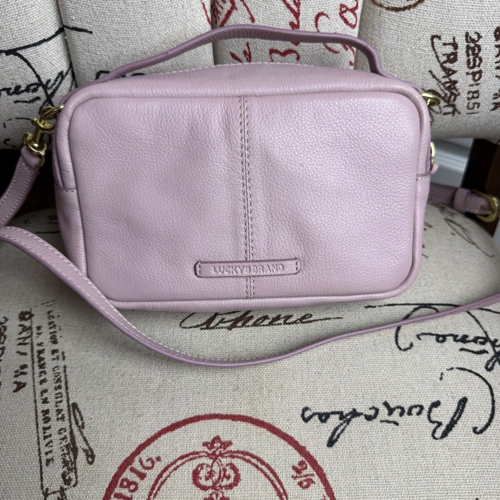 Lucky Brand Lavender Purple Pebbled Leather Crossbody Camera Bag Purse - Picture 2 of 5